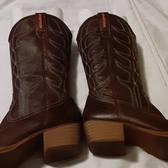 Boots - Picture 5 of 8